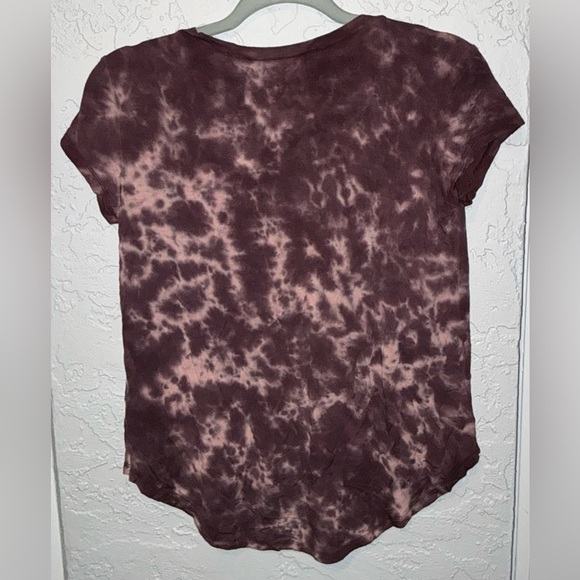 American Eagle Soft & Sexy Woman's Purple Tie Dye V-Neck R-Shirt - Picture 7 of 10